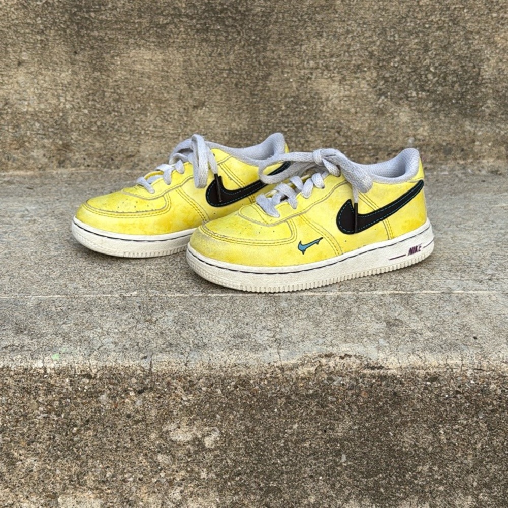 Nike Kids Air Force 1 LV8 Shoes